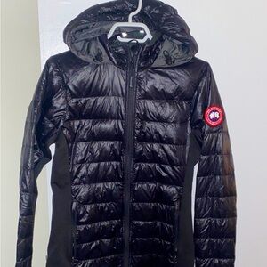 Canada goose puffer jacket , size small